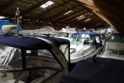 Bootshalle fast voll Boot winterfest machen – Bootshalle – einwintern