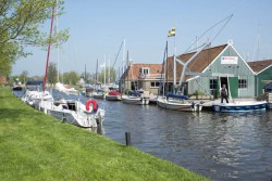 Anleger in Workum Friesland-Bootsurlaub Etappe 9: Workum